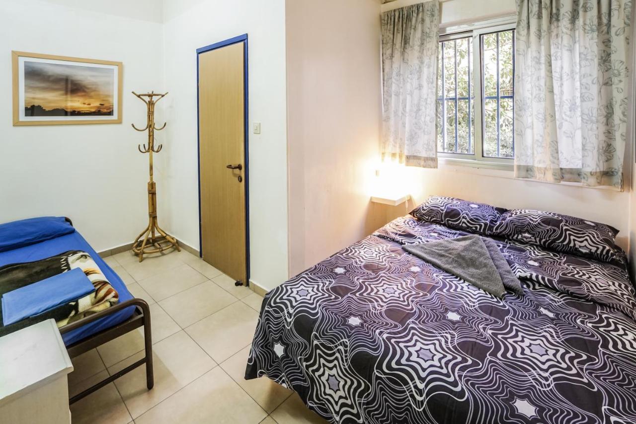 Hayarkon Hostel Тель-Авив Экстерьер фото