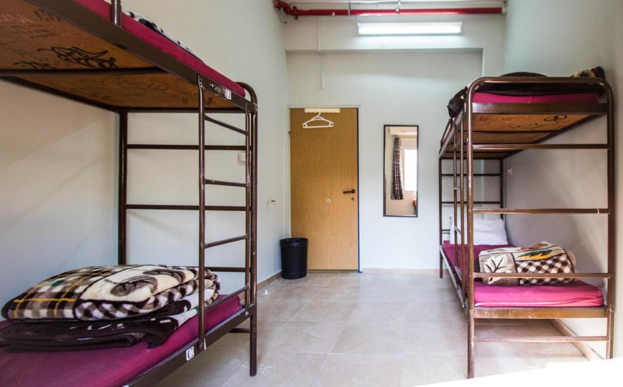 Hayarkon Hostel Тель-Авив Экстерьер фото