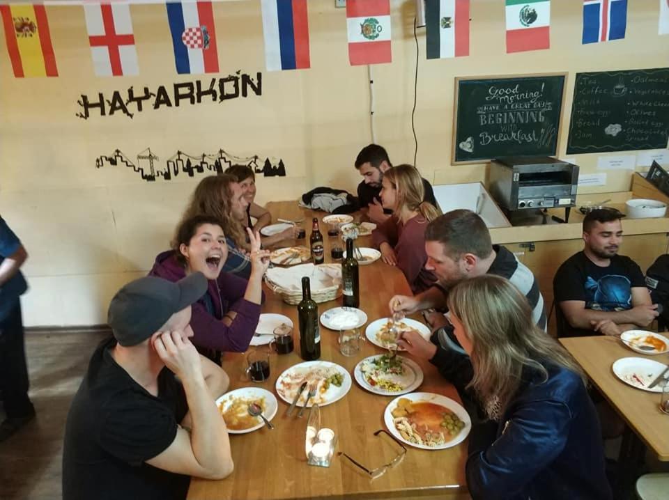 Hayarkon Hostel Тель-Авив Экстерьер фото